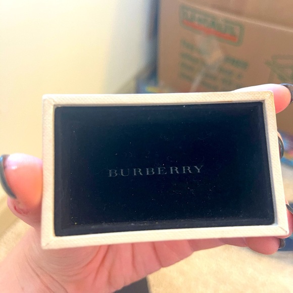 Burberry men’s cuff links. Green alligator and steel. - Picture 4 of 5